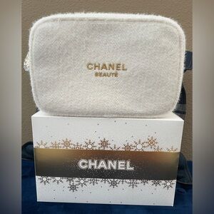 Chanel Beauté Cosmetic Case New with box Holiday 2025